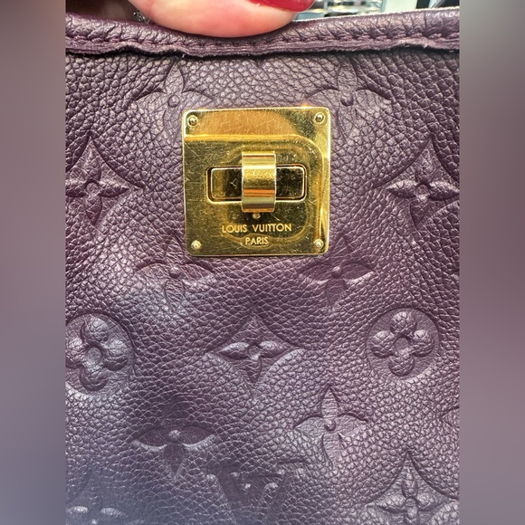 Louis Vuitton tote - Picture 4 of 5